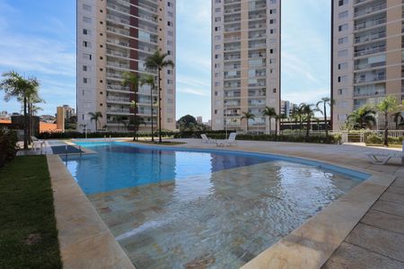 Apartamento à venda com 96m², 3 quartos e 2 vagas Apartamento à venda com 96m², 3 quartos e 2 vagasÁrea comum - Piscina