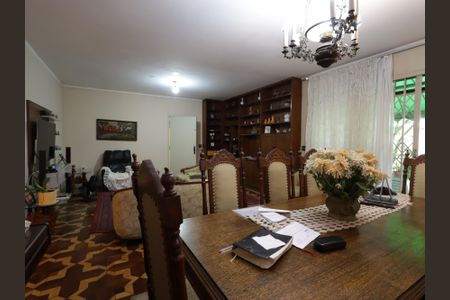 Casa à venda com 260m², 3 quartos e 4 vagasSala