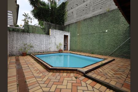 Casa à venda com 260m², 3 quartos e 4 vagasPiscina