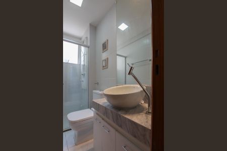 Apartamento para alugar com 70m², 2 quartos e 2 vagasBanheiro Social