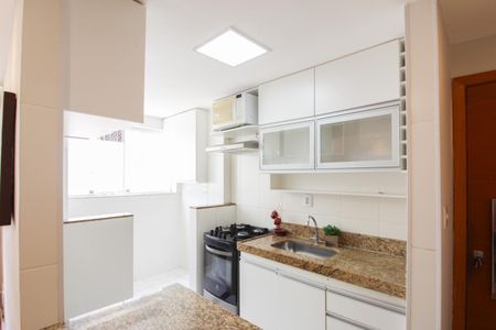 Apartamento para alugar com 70m², 2 quartos e 2 vagasCozinha