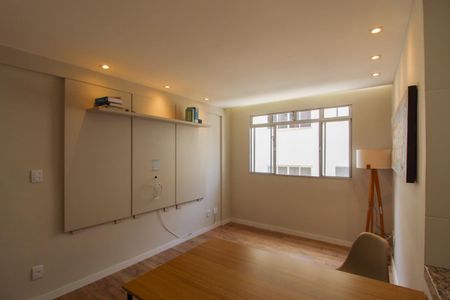 Apartamento para alugar com 70m², 2 quartos e 2 vagasSala