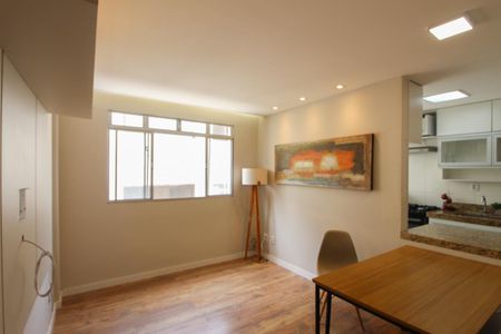 Sala de apartamento para alugar com 2 quartos, 70m² em Manacás, Belo Horizonte