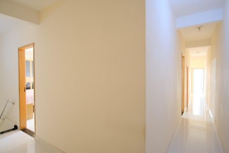 Casa à venda com 351m², 6 quartos e 2 vagasCorredor