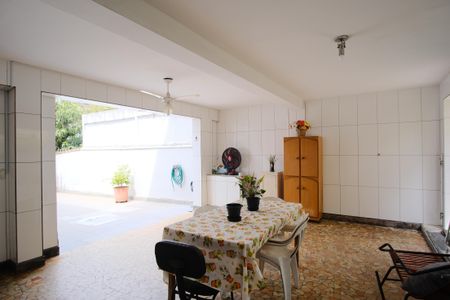 Casa à venda com 351m², 6 quartos e 2 vagasÁrea de Serviço