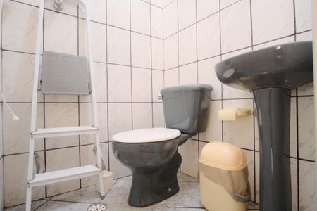 Casa à venda com 351m², 6 quartos e 2 vagasBanheiro de serviço