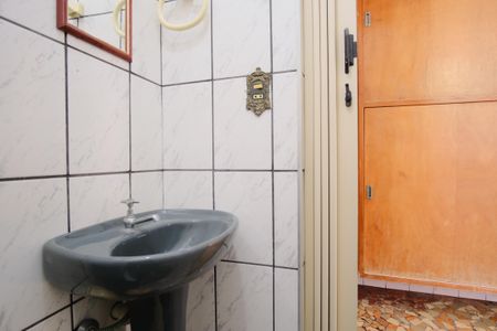 Casa à venda com 351m², 6 quartos e 2 vagasBanheiro de serviço