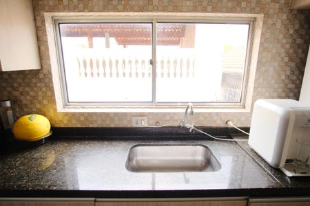 Casa à venda com 351m², 6 quartos e 2 vagasCozinha 2