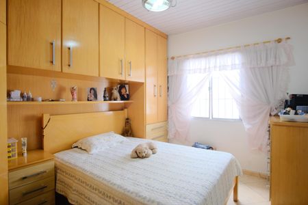 Casa à venda com 351m², 6 quartos e 2 vagasQuarto 2