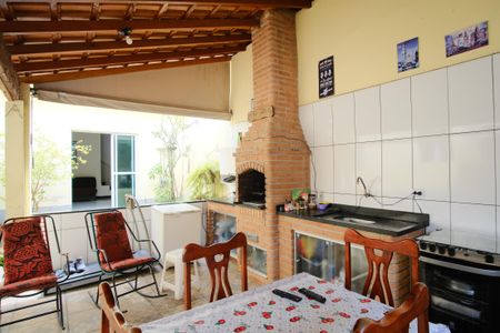 Casa à venda com 351m², 6 quartos e 2 vagasEspaço Gourmet