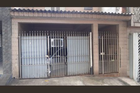 Casa à venda com 150m², 2 quartos e 1 vaga Casa à venda com 150m², 2 quartos e 1 vagaFachada