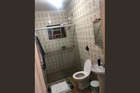 Banheiro de casa à venda com 2 quartos, 150m² em Vila Liviero, São Paulo