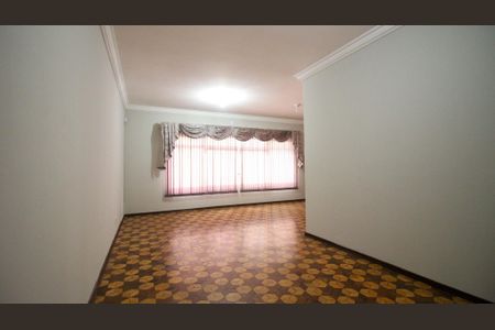 Casa para alugar com 250m², 3 quartos e 3 vagas