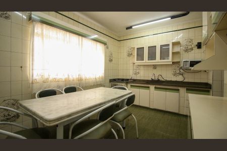 Casa para alugar com 250m², 3 quartos e 3 vagas