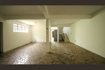 Casa para alugar com 250m², 3 quartos e 3 vagas