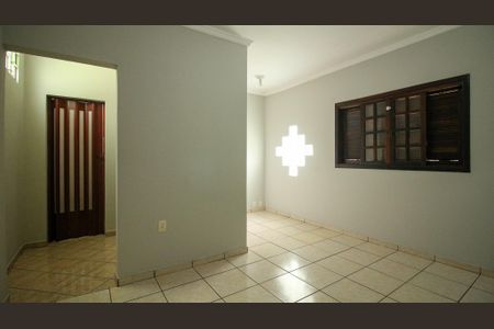 Casa para alugar com 250m², 3 quartos e 3 vagas