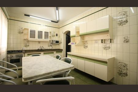 Casa para alugar com 250m², 3 quartos e 3 vagas