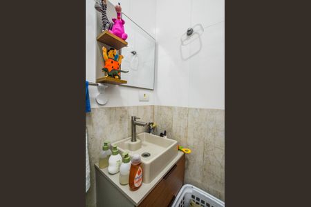 Casa à venda com 79m², 2 quartos e 2 vagas Casa à venda com 79m², 2 quartos e 2 vagasBanheiro da Suíte 1