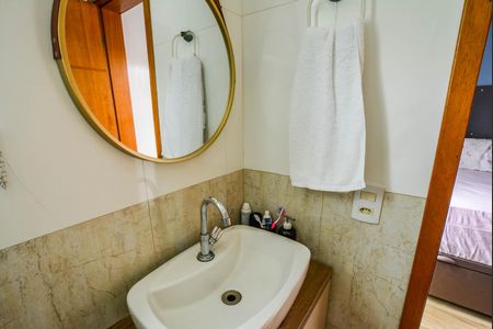 Casa à venda com 79m², 2 quartos e 2 vagas Casa à venda com 79m², 2 quartos e 2 vagasBanheiro da Suíte 2