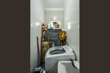 Casa à venda com 79m², 2 quartos e 2 vagas Casa à venda com 79m², 2 quartos e 2 vagasCozinha e Área de Serviço