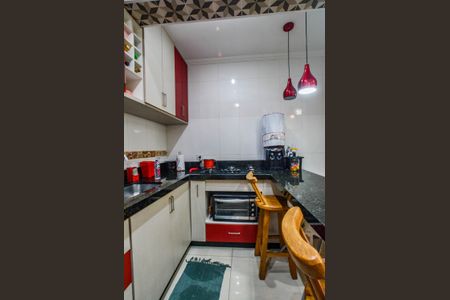 Casa à venda com 79m², 2 quartos e 2 vagas Casa à venda com 79m², 2 quartos e 2 vagasCozinha e Área de Serviço