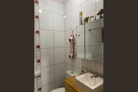 Banheiro  de casa para alugar com 2 quartos, 50m² em Olaria, Canoas