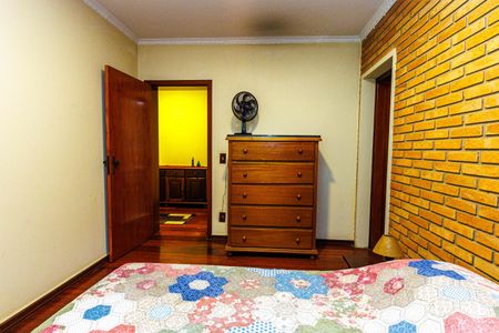 Casa de condomínio para alugar com 530m², 3 quartos e 6 vagasSuíte 