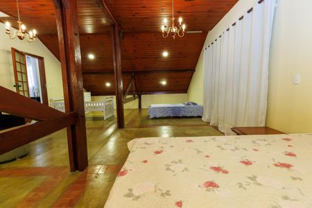 Casa de condomínio para alugar com 530m², 3 quartos e 6 vagasSótão