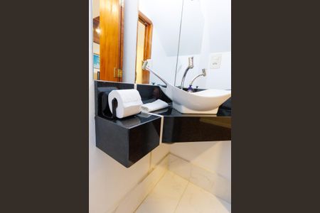 Casa de condomínio para alugar com 530m², 3 quartos e 6 vagasLavabo