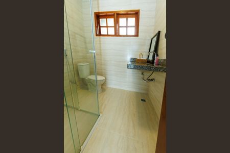 Casa de condomínio para alugar com 530m², 3 quartos e 6 vagasBanheiro Suíte 