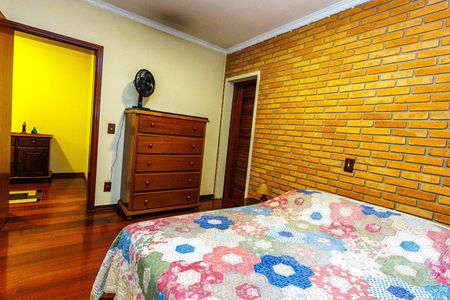 Casa de condomínio para alugar com 530m², 3 quartos e 6 vagasSuíte 