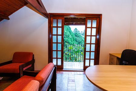 Casa de condomínio para alugar com 530m², 3 quartos e 6 vagasCorredor