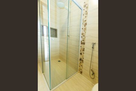 Casa de condomínio para alugar com 530m², 3 quartos e 6 vagasBanheiro Suíte 