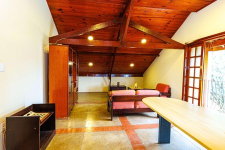 Casa de condomínio para alugar com 530m², 3 quartos e 6 vagasCorredor