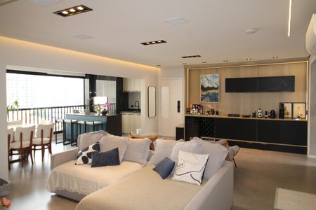 Apartamento à venda com 160m², 3 quartos e 4 vagasSala