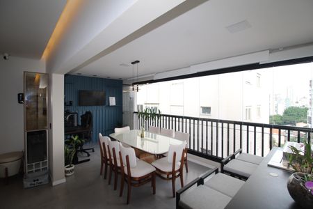 Apartamento à venda com 160m², 3 quartos e 4 vagasSala - Varanda