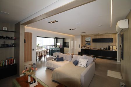 Apartamento à venda com 160m², 3 quartos e 4 vagasSala