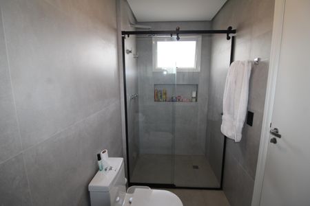 Apartamento à venda com 160m², 3 quartos e 4 vagasQuarto 2 - Banheiro