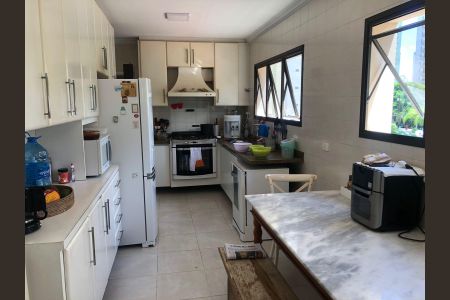 Apartamento à venda com 169m², 4 quartos e sem vagaCozinha