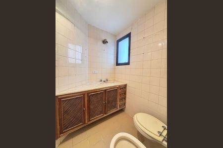 Apartamento para alugar com 161m², 3 quartos e 2 vagas Apartamento para alugar com 161m², 3 quartos e 2 vagasBanheiro da Suíte 1