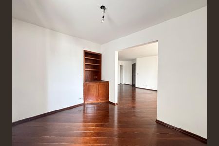 Apartamento para alugar com 161m², 3 quartos e 2 vagasSala