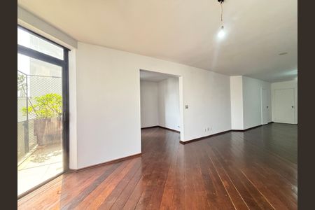 Apartamento para alugar com 161m², 3 quartos e 2 vagasSala