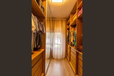 Casa de condomínio para alugar com 170m², 3 quartos e 2 vagasCloset da Suíte 1