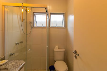 Casa de condomínio para alugar com 170m², 3 quartos e 2 vagasBanheiro da Suíte 2