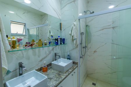 Casa de condomínio para alugar com 170m², 3 quartos e 2 vagasBanheiro da Suíte 1