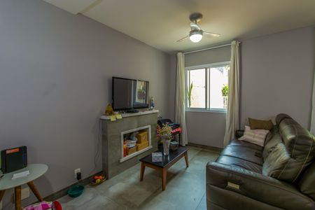 Casa de condomínio para alugar com 170m², 3 quartos e 2 vagasSala de estar