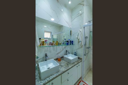 Casa de condomínio para alugar com 170m², 3 quartos e 2 vagasBanheiro da Suíte 1