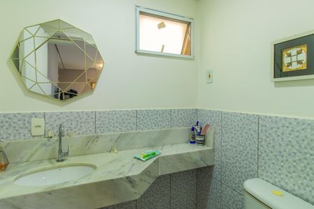 Casa de condomínio para alugar com 170m², 3 quartos e 2 vagasLavabo