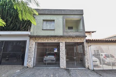 Casa à venda com 180m², 4 quartos e sem vaga Casa à venda com 180m², 4 quartos e sem vagaFachada