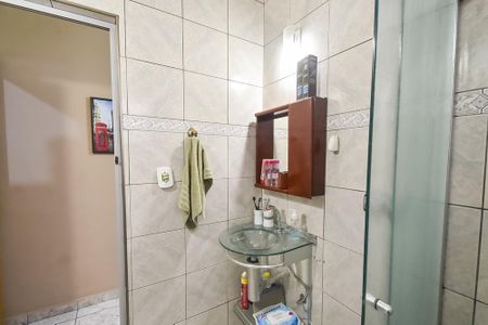 Casa à venda com 180m², 4 quartos e sem vaga Casa à venda com 180m², 4 quartos e sem vagaBanheiro